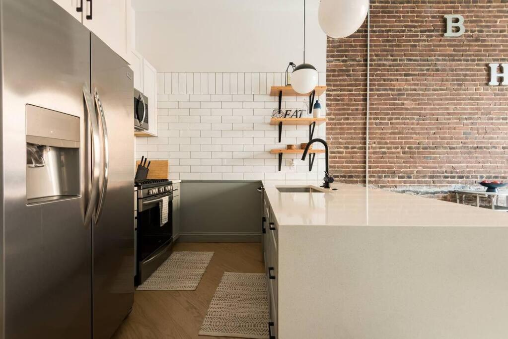 Trendy Condo! Close To Everthing Downtown เบอร์มิงแฮม ภายนอก รูปภาพ