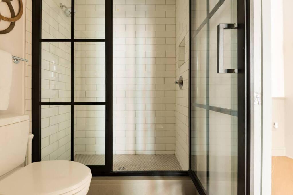 Trendy Condo! Close To Everthing Downtown เบอร์มิงแฮม ภายนอก รูปภาพ